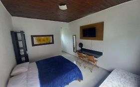 Refúgio Ouro Fino 2 Kitnets Casas e Apartamento